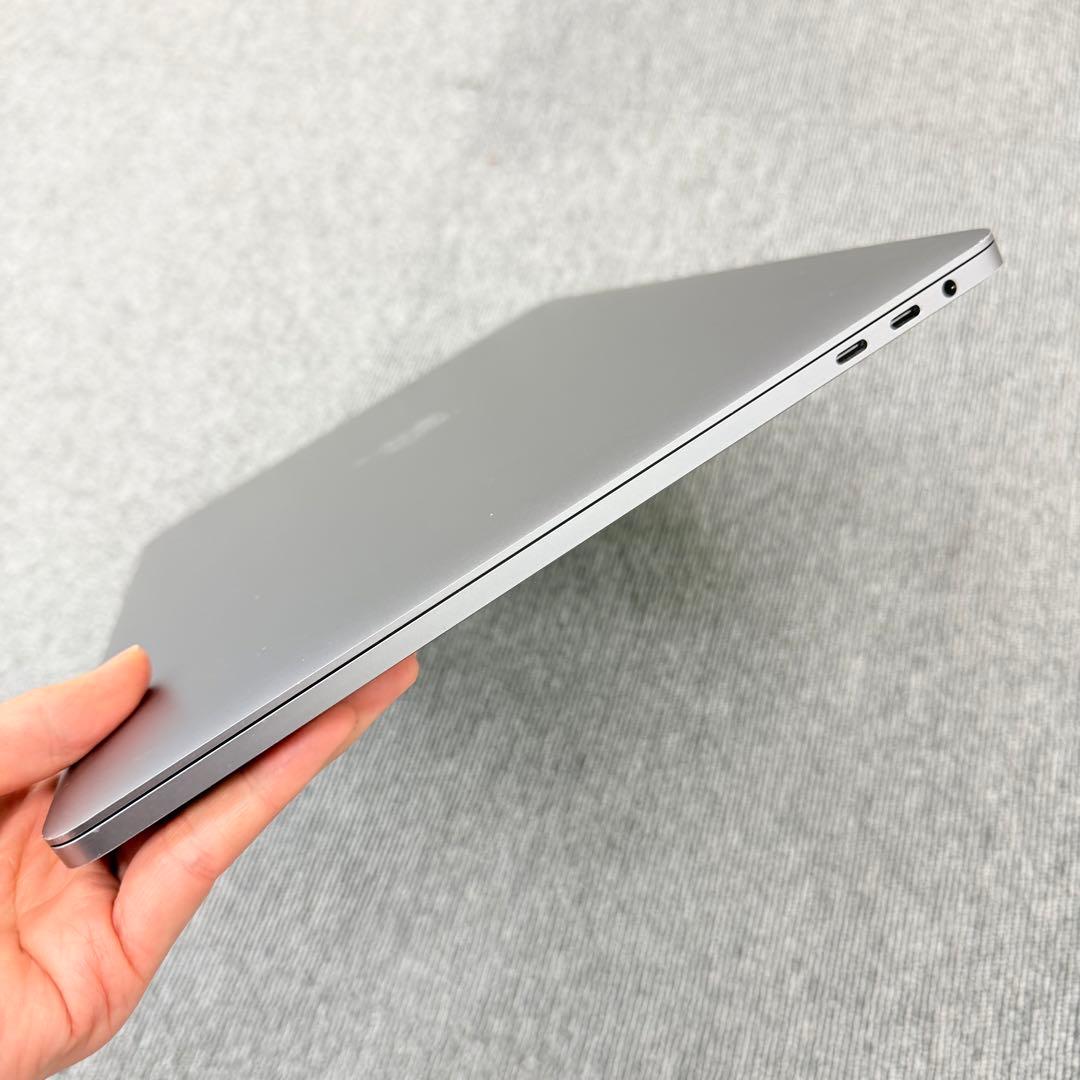 MacBook Pro 2017 15インチ 16GB / 256GB