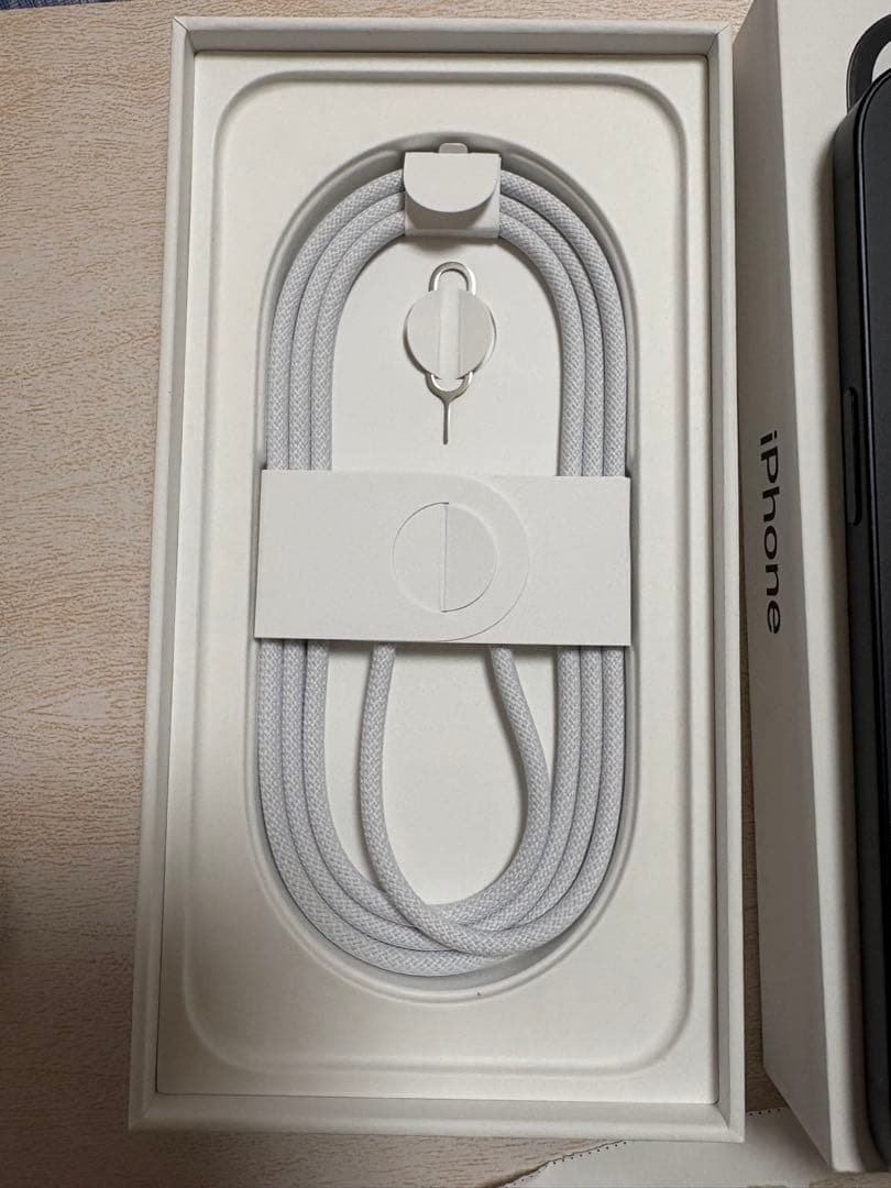 iPhone16e 512GB ブラックSIMフリー　超美品