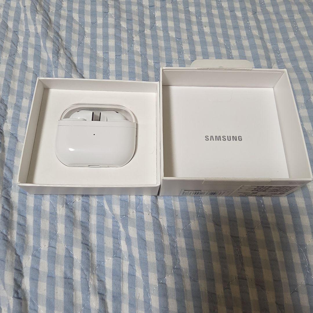 Samsung Galaxy Buds3 ホワイト ケース付き