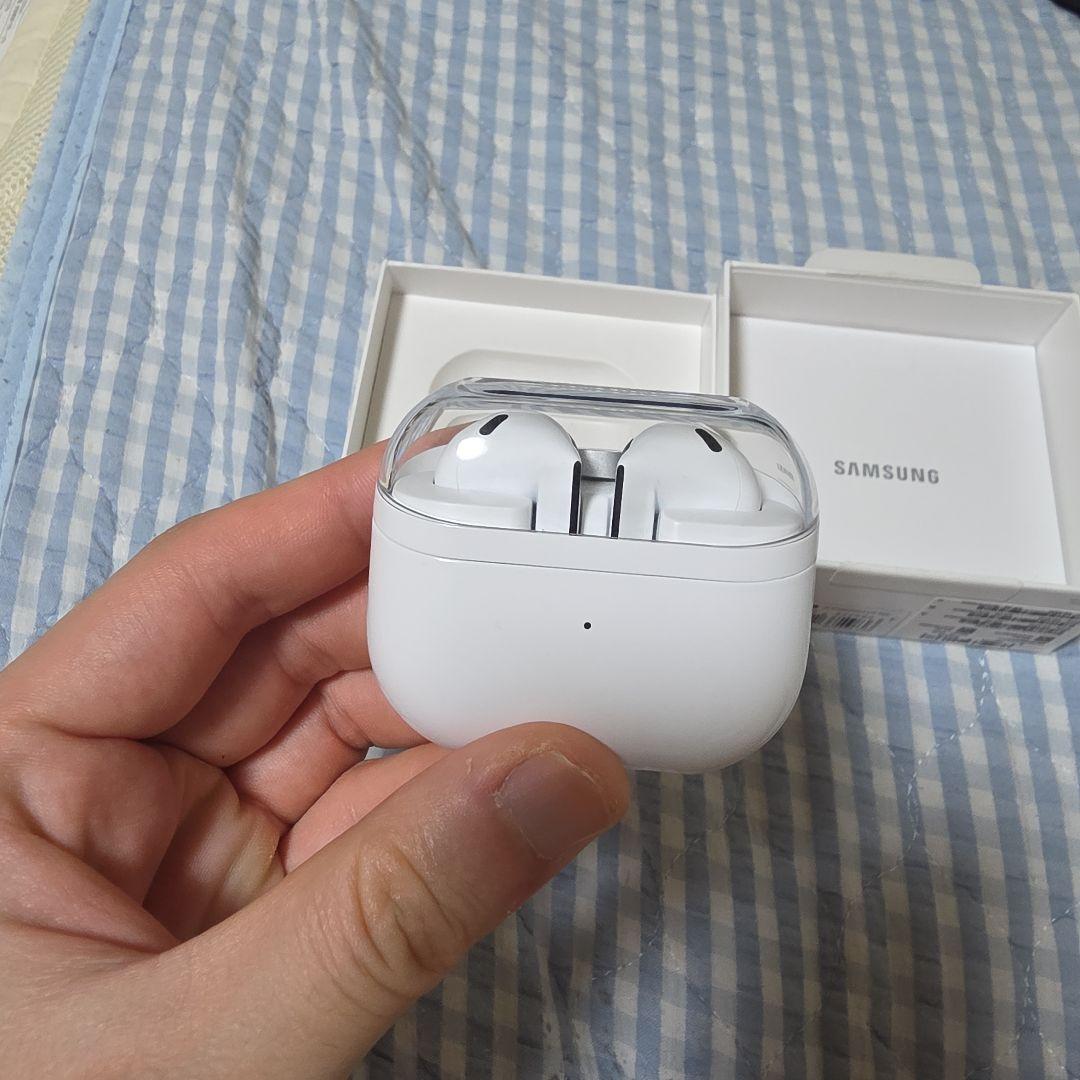 Samsung Galaxy Buds3 ホワイト ケース付き