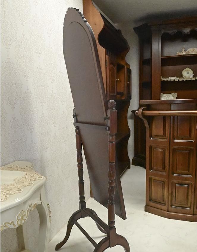 アンティークテイスト ロココ調家具　重厚なマホガニー スタンドミラー