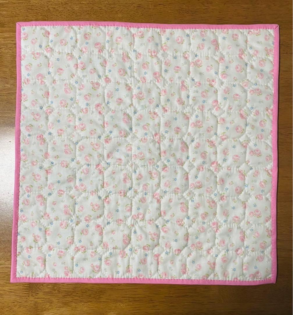 パッチワークキルト　ビンテージアニマルのオクタゴンのキルト