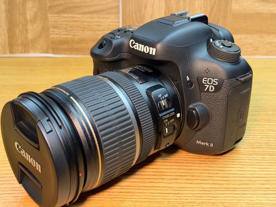 デジタルカメラ Canon EOS 7D Mark II + EF-S 17-55mm f2.8