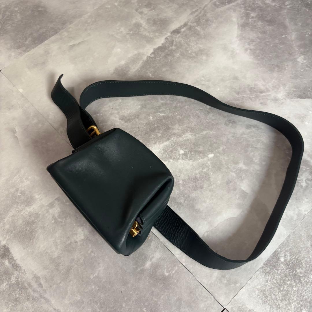 【入手困難❗️】osoi オソイ Mini Brot ショルダーバッグ 金ロゴ