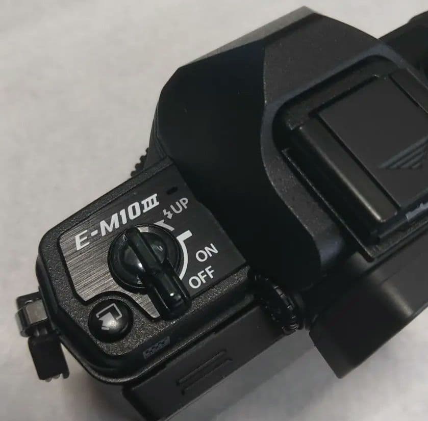 OLYMPUS OM-D E-M10 Mark3 本体(元箱、ストラップなど)