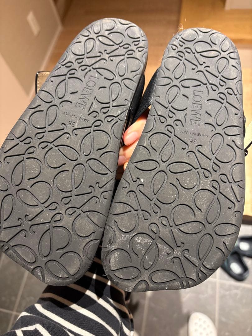 【美品】　LOEWE アナグラム トングサンダル サイズ36（23センチ相当）