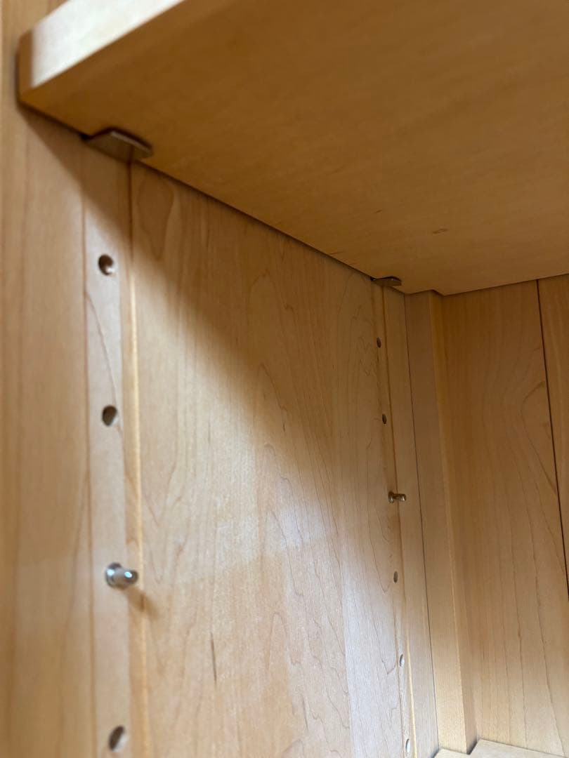 注)お取り置き中です 北の住まい設計社　 メープル木製ガラス扉キャビネット