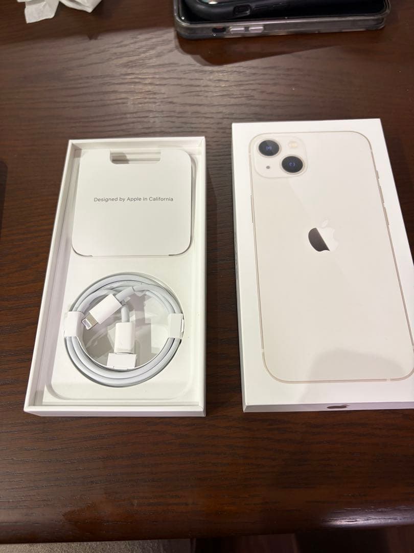 Apple iPhone 13 本体