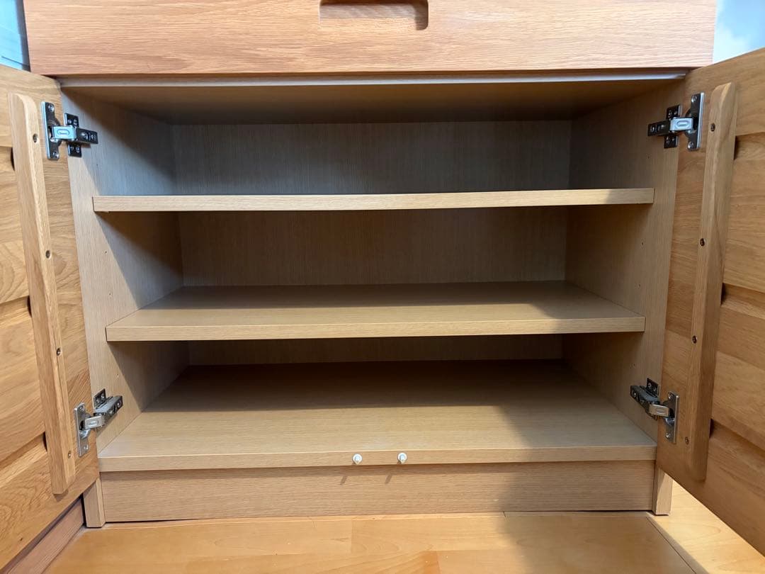 unico HUTTE 食器棚