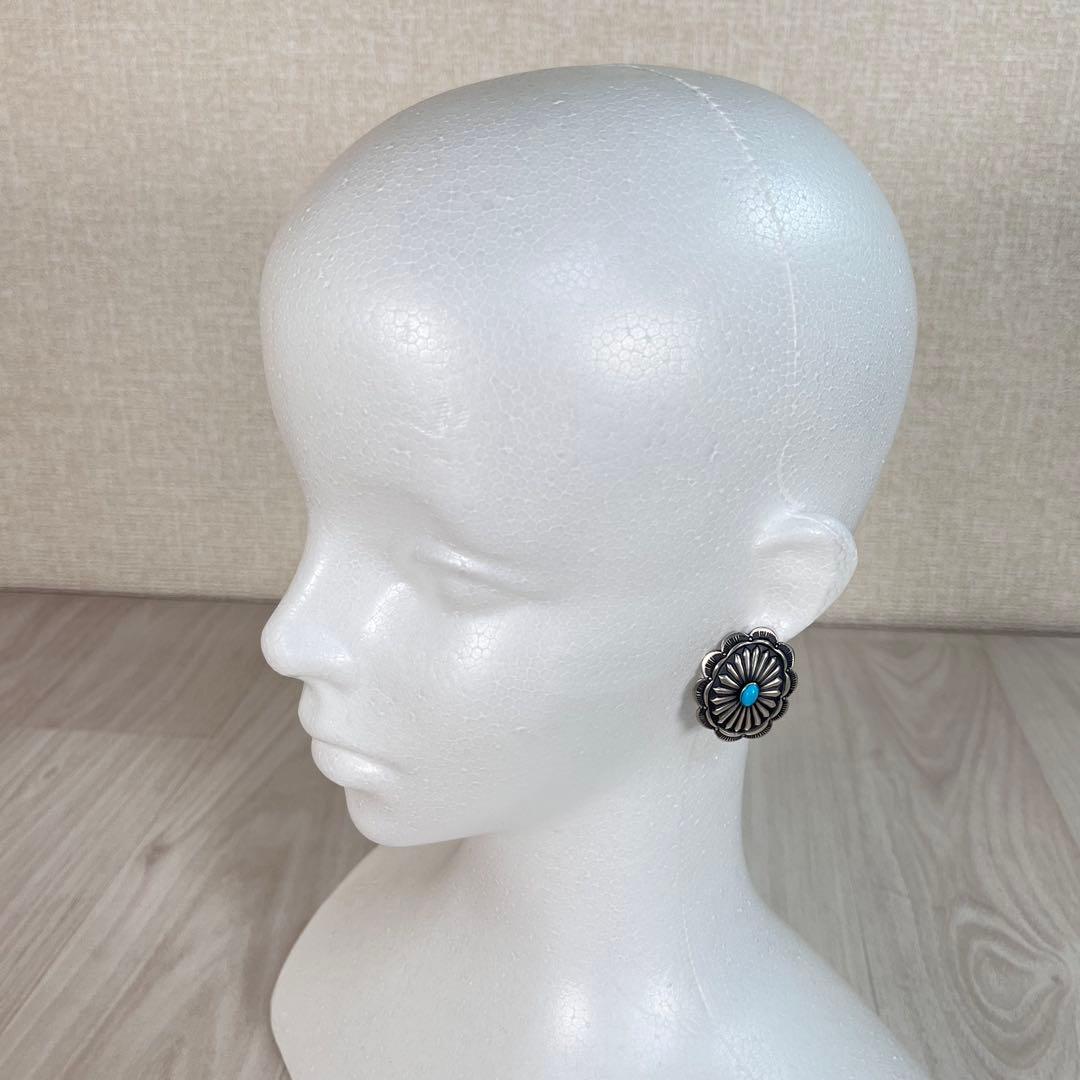 【良品】ナバホ族　両耳ピアス　ターコイズ　サンバースト　コンチョ