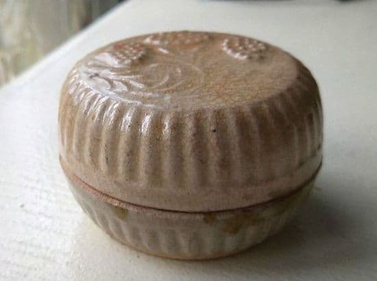 香合 古支那陽刻 香盒