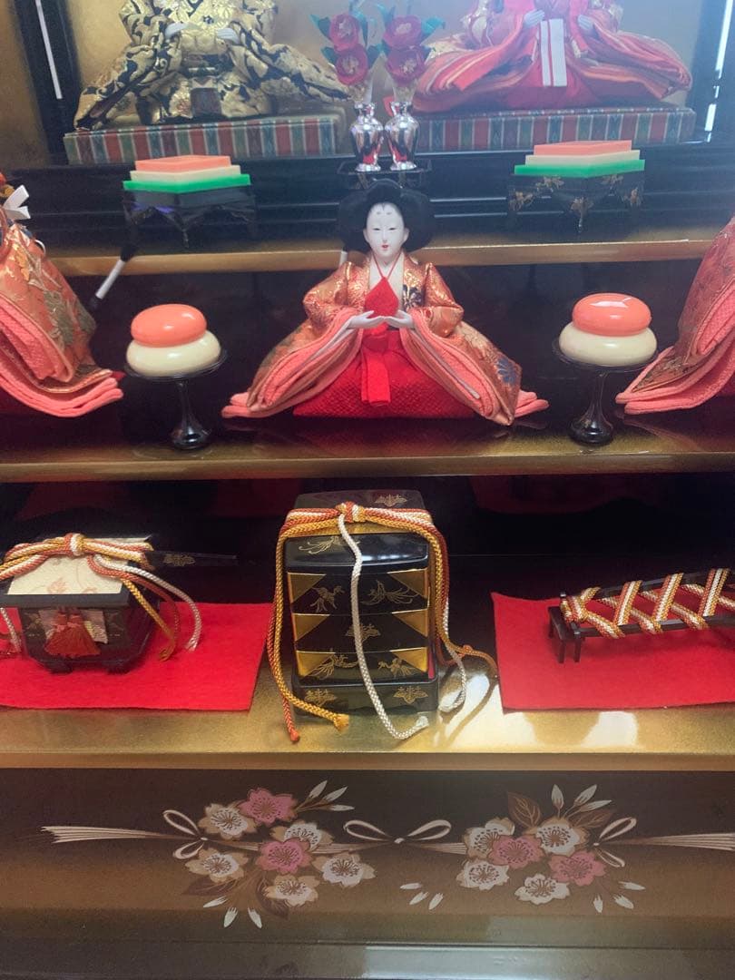 雛人形　三段飾り