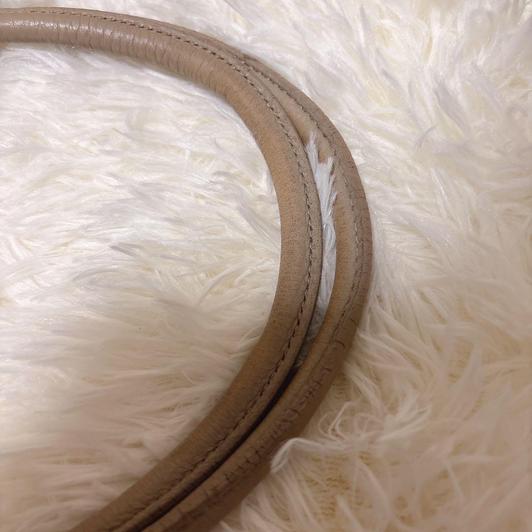 VIOLAdORO ツイストハンドルリップ型ラフィアカゴバッグ　肩掛け可