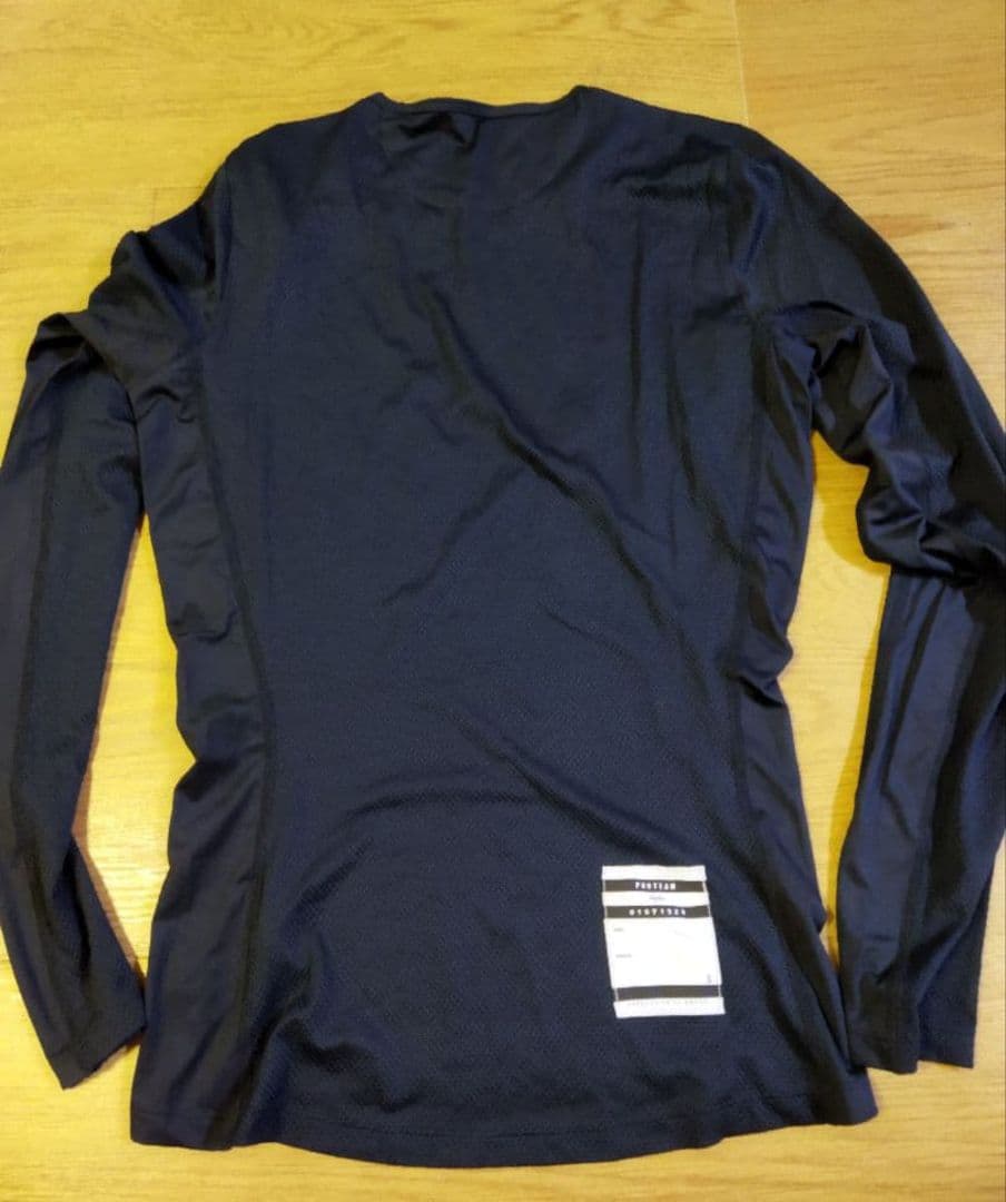 【未使用品】ラファ　プロチームベースレイヤー　②