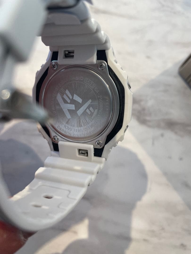 メ*ん様 G-SHOCK マンガ　ホワイト