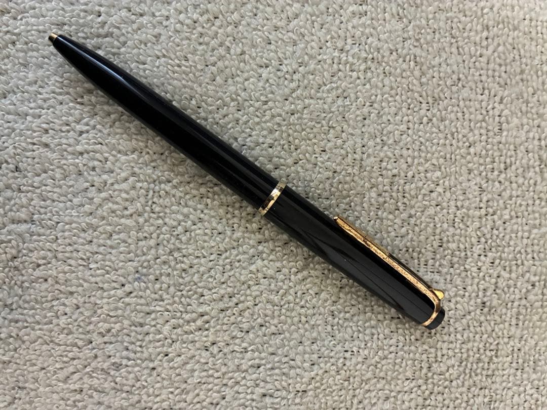 R*a様 ◾️モンブラン◾️ハンマートリガー式ボールペン◾️ダークグレー/金色◾