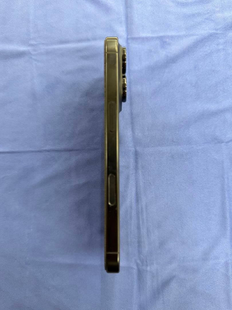 Apple iPhone 16 Pro ブラックチタニウム 本体