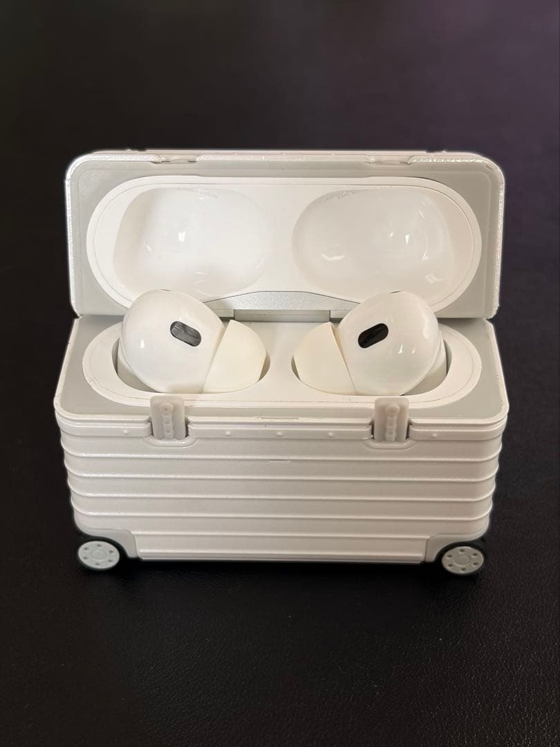 AirPods Pro (第2世代) 本体 ホワイト lighting