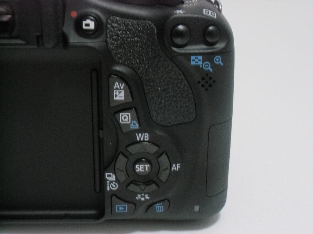 Canon EOS Kiss X5　B058