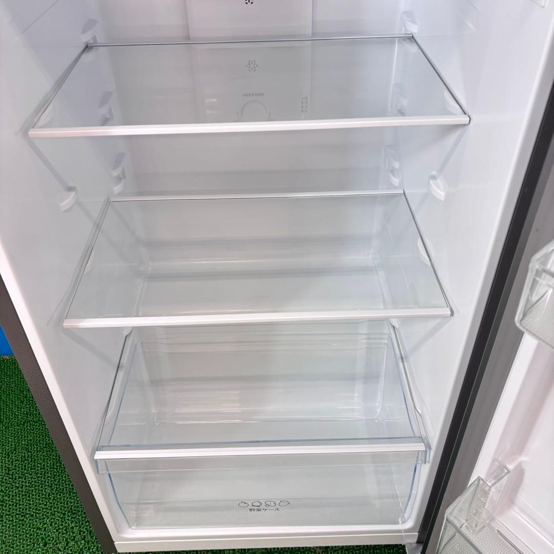 731 2024年製　中型冷蔵庫　200〜300L 小型　一人暮らし　2ドア