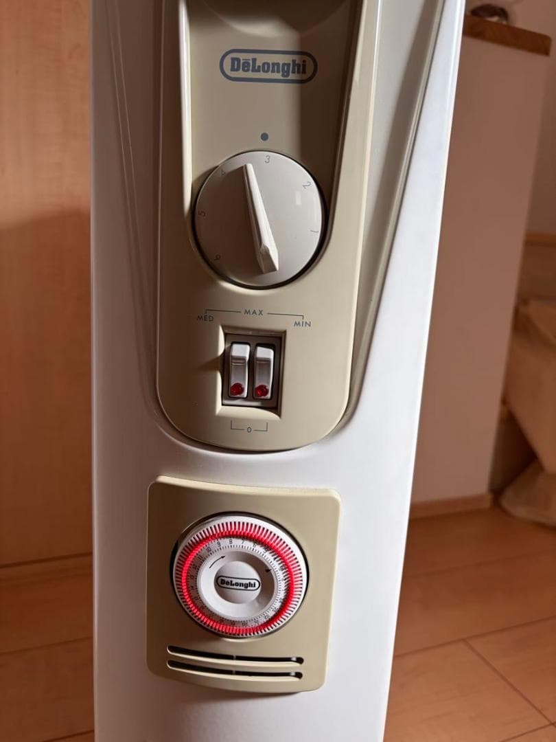デロンギ オイルヒーター DeLonghi 暖房器具（取説付き）