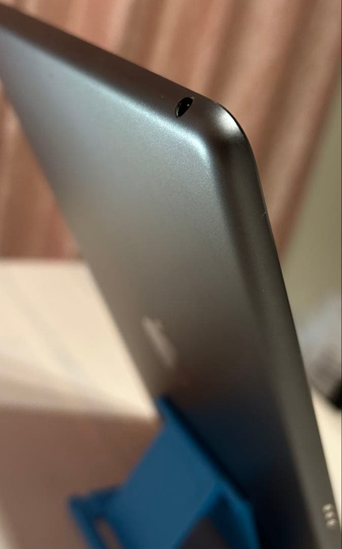 美品✨️iPad 第9世代 64GB 箱、充電器付き、WiFi 本体