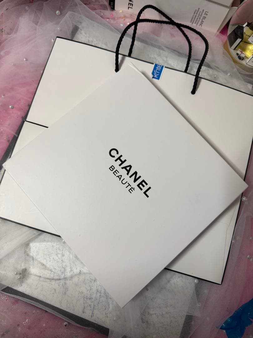 シャネル　CHANEL ゴ―ルドスタンドミラー海外限定
