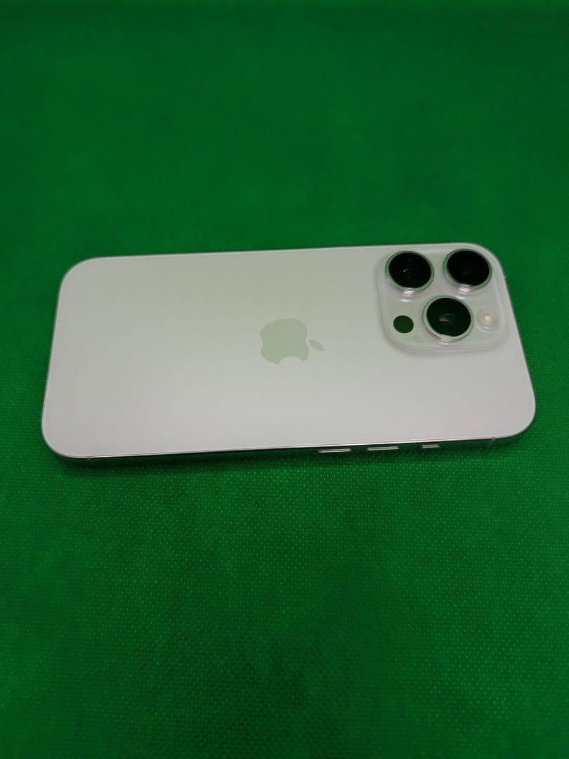 【極美品】iPhone 16 Pro / SIMフリー / 新品フィルム付き