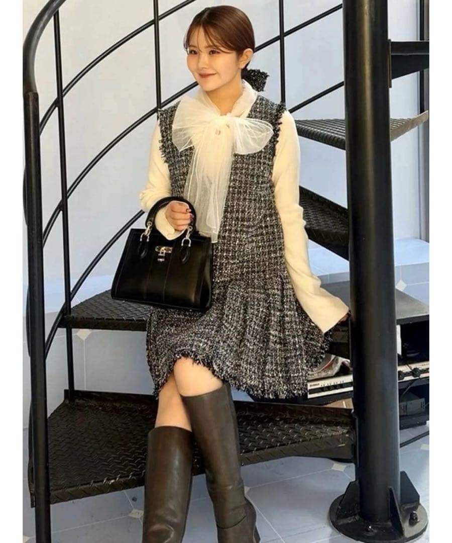 SNIDEL Vネックツイードジャンスカ【カンヘウォン着用】 ネイビー