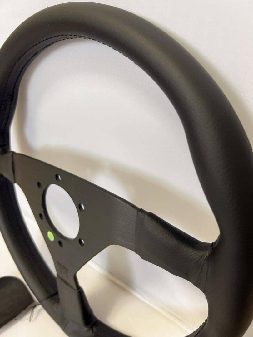 週末セール　MOMO 社外 ステアリング ホーンボタン付き 黒　ブラック