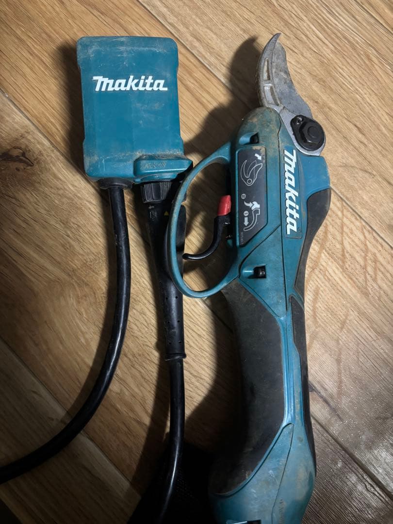Makita 電動剪定鋏 バッテリー付き