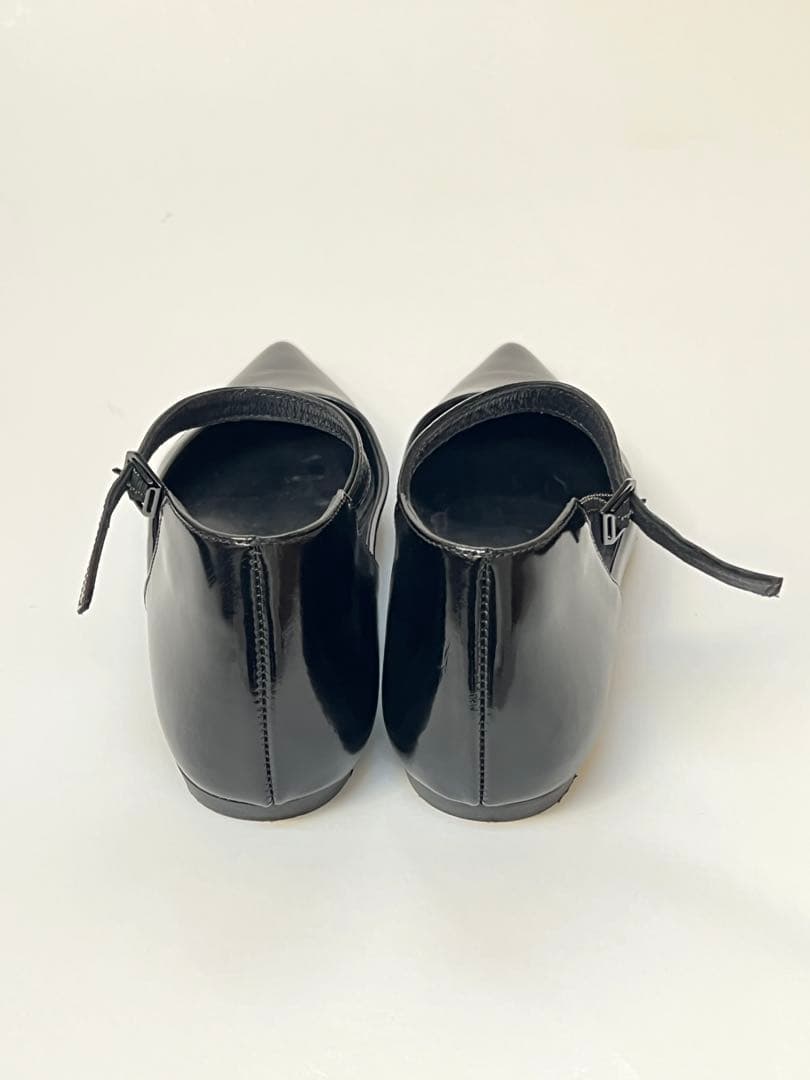 PIERRE HARDY 黒　ポインテッドトゥ フラットシューズ【36 訳あり】