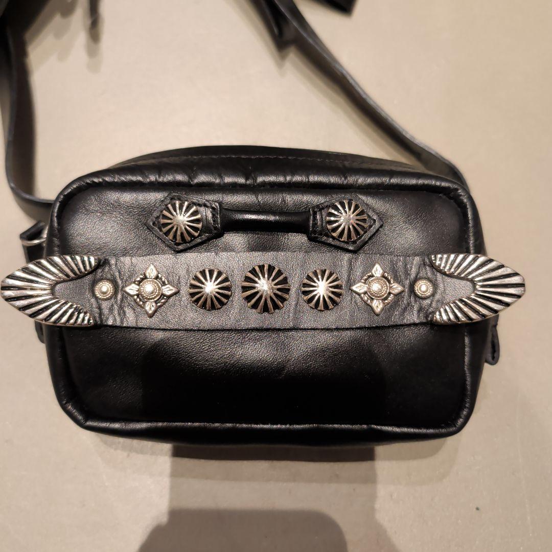 TOGA PULLA ブラック ボディバッグ・ウエストポーチ