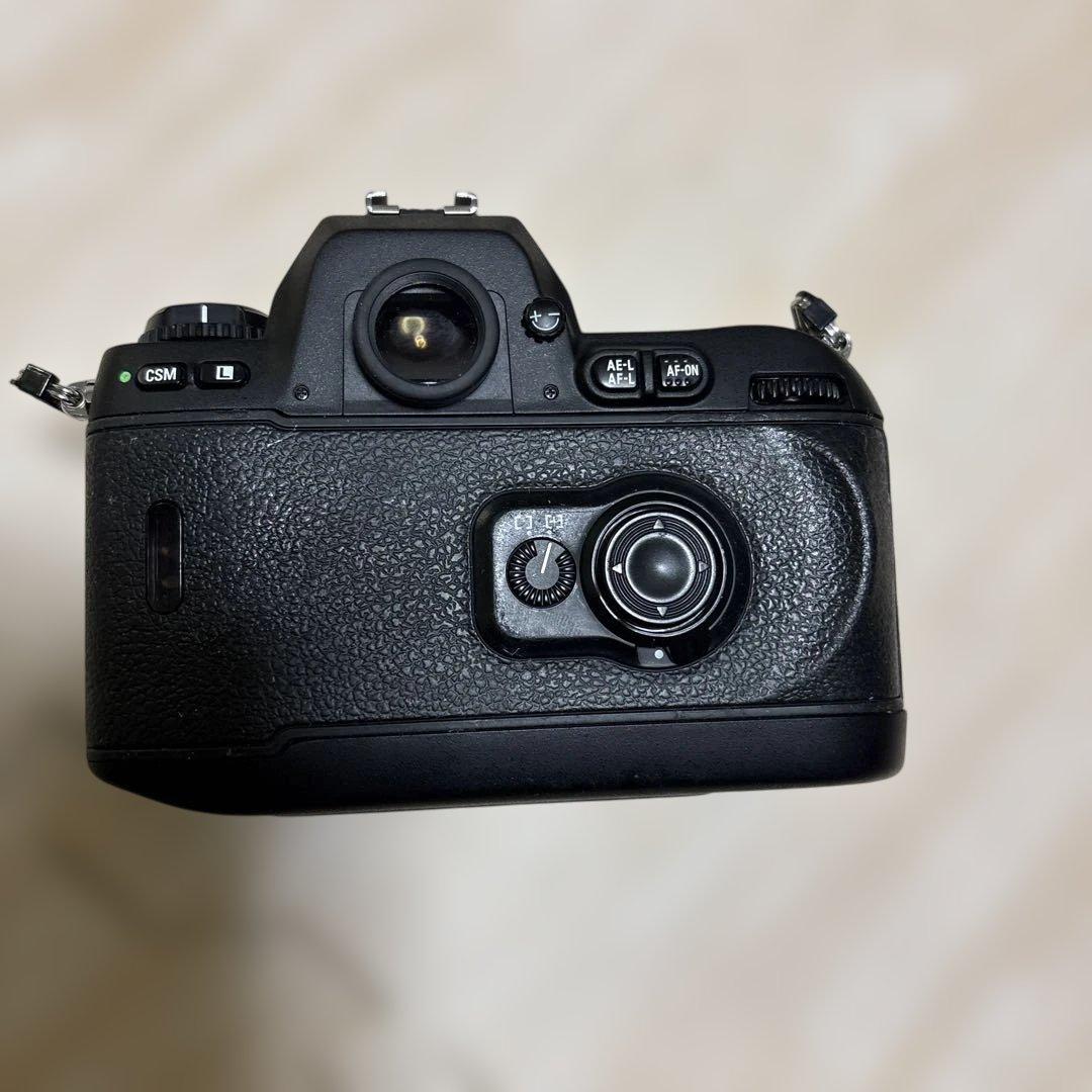 Nikon F100 フィルム一眼レフカメラ