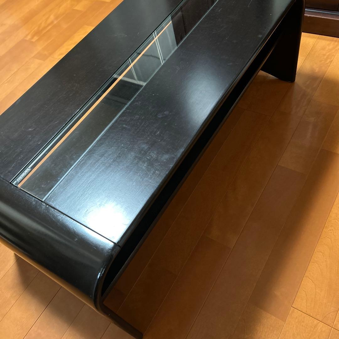 カリモクのテーブル