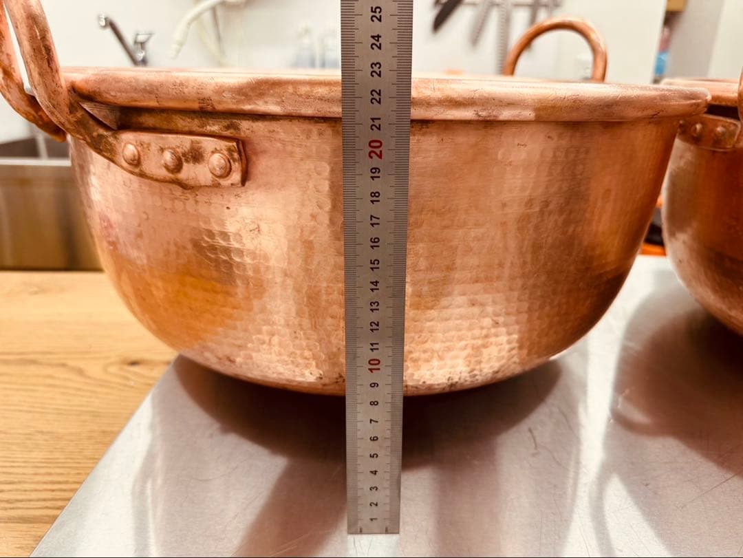 巨大銅鍋(直径約49㎝)