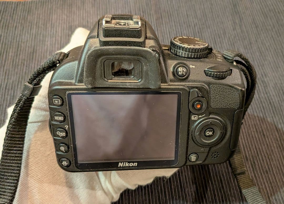 Nikon D3100 レンズキット シャッタ－575枚