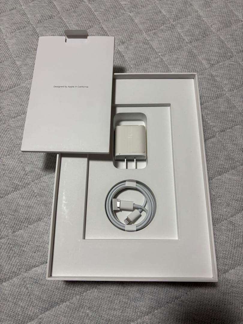 Apple iPad 第8世代 32GB スペースグレイ A2270