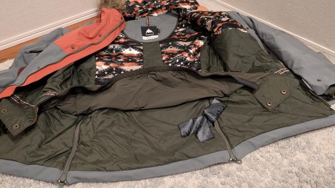 【美品・5回未満】Burton バートン スノボウェア ジャケット レディースS