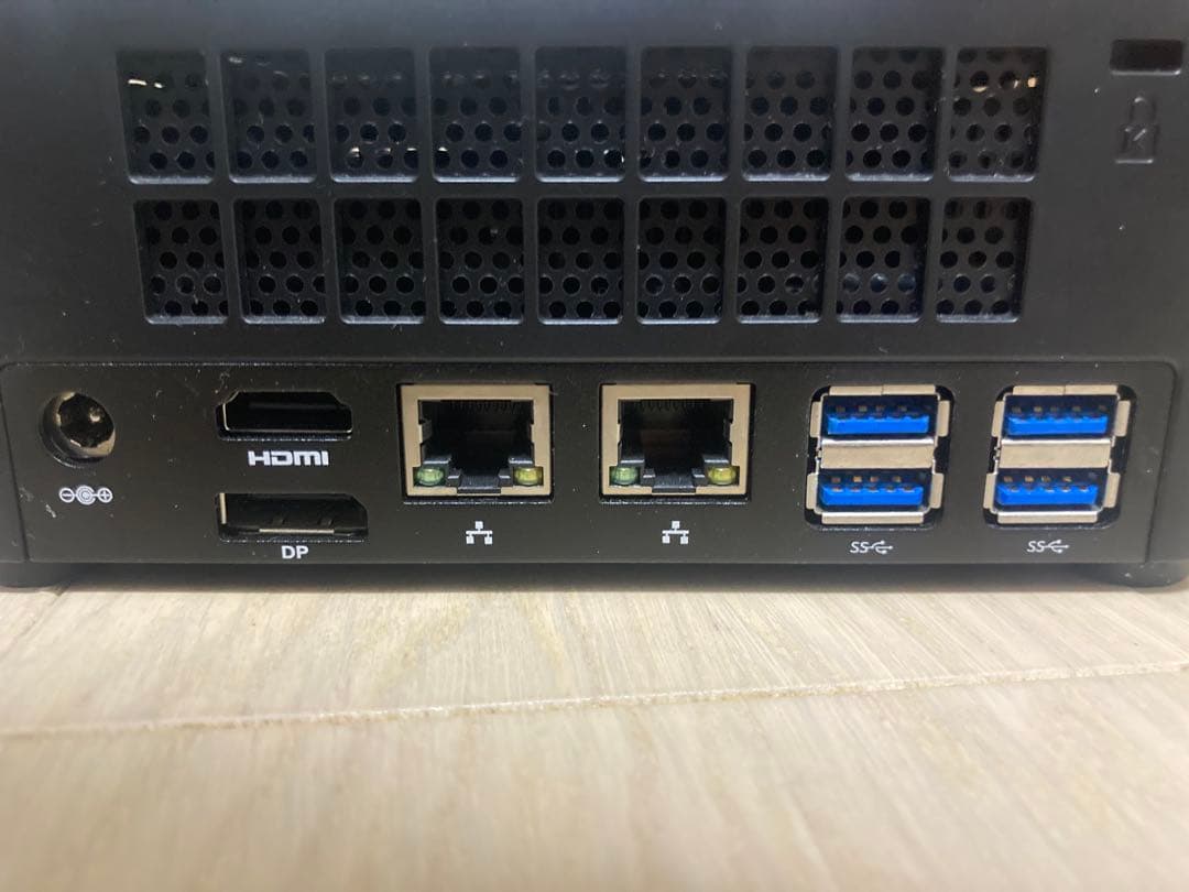 ミニPC Minisforum X400