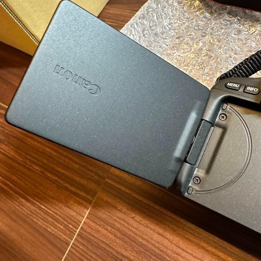 Canon EOS Kiss X9 EF-S 18-55mm ほぼ新品 0309