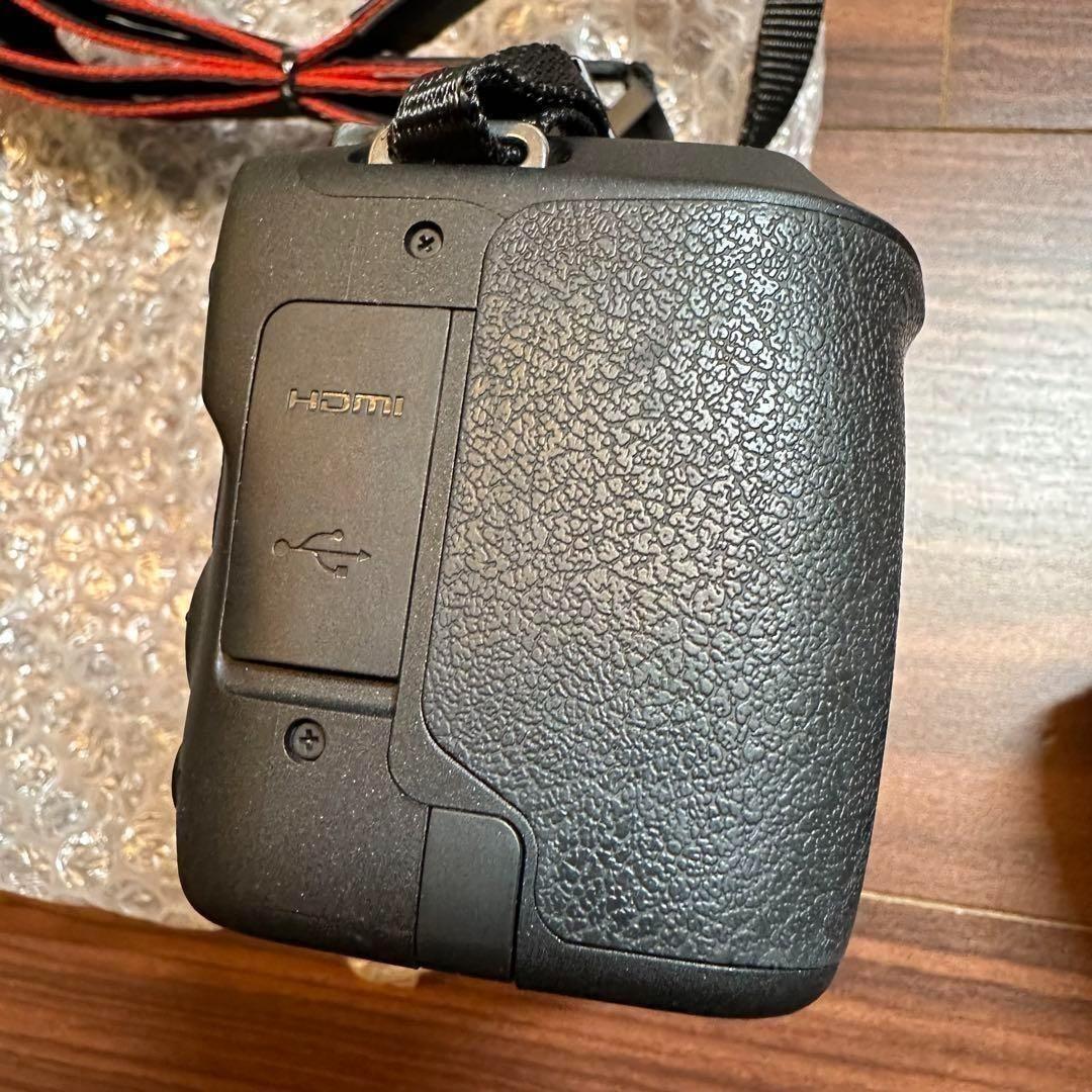 Canon EOS Kiss X9 EF-S 18-55mm ほぼ新品 0309