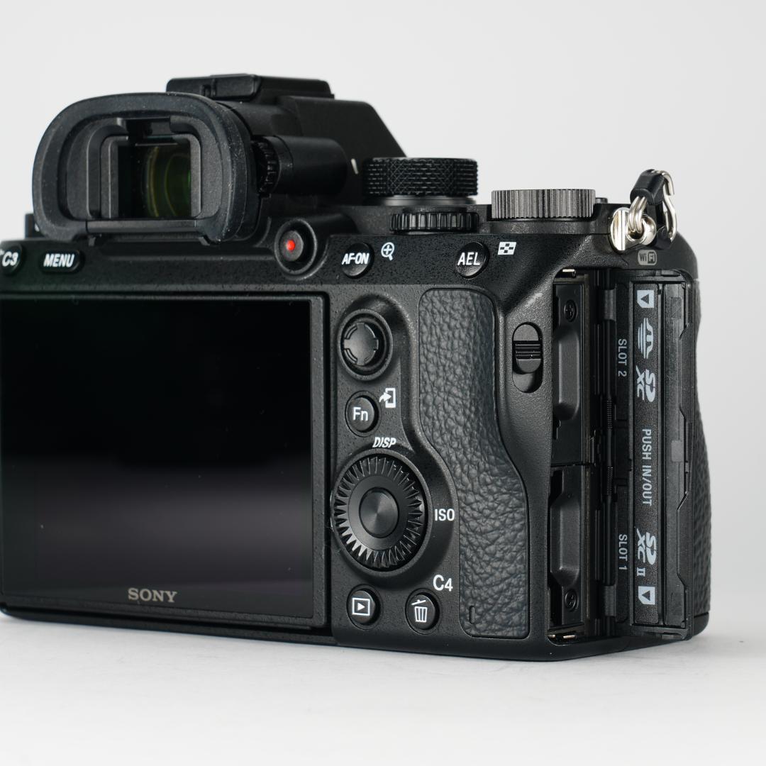 【レンズ未使用】α7III 未使用級品！1,109回/20万 すぐ撮影可 995