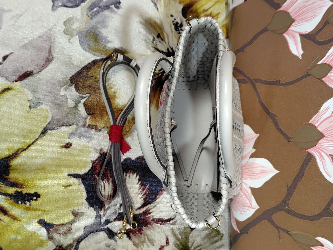 【美品】アニヤハインドマーチ2WAYニーソン★白バッグかごバック★エコバッグ付き