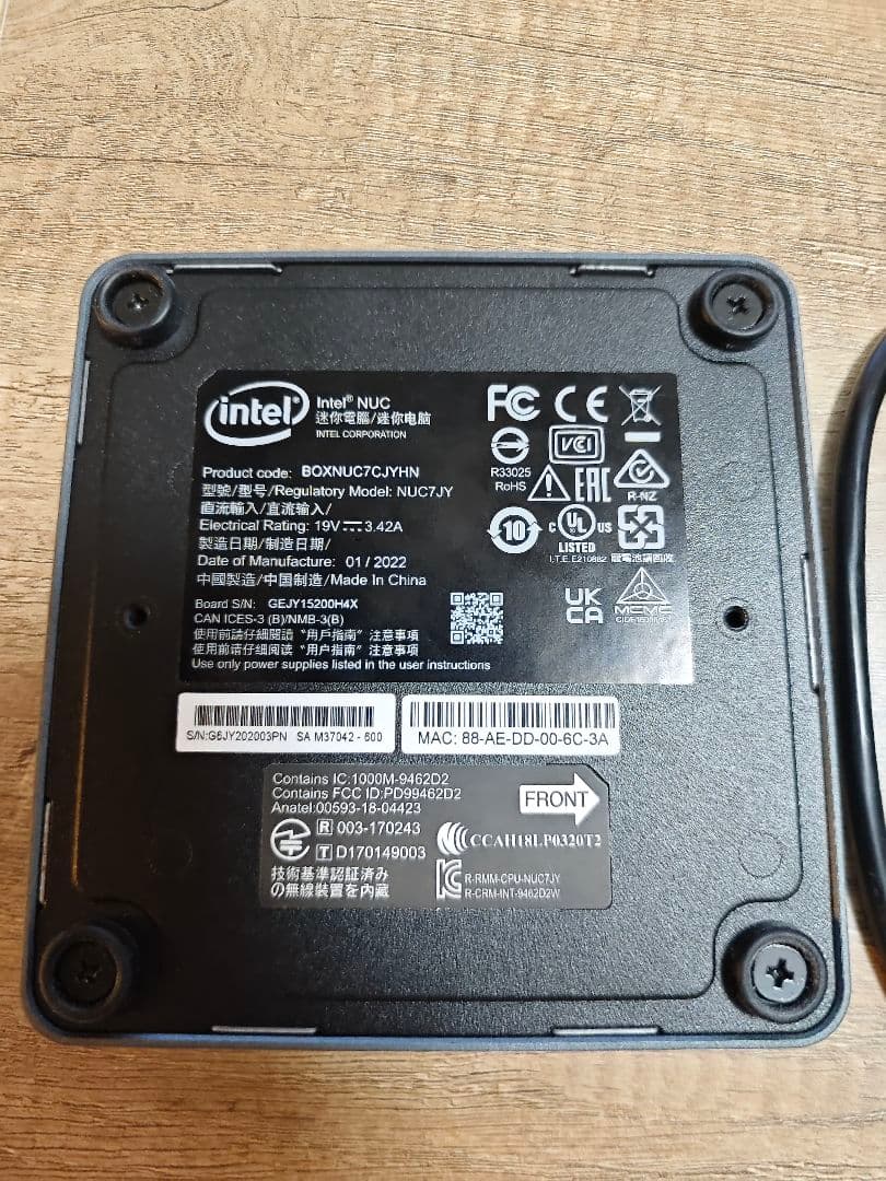 ミニPC Intel NUC Mini PC Kit NUC7CJYHN