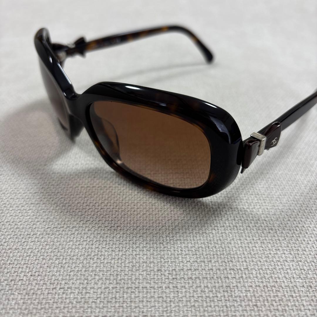 CHANELブラウン オーバーサイズ サングラス