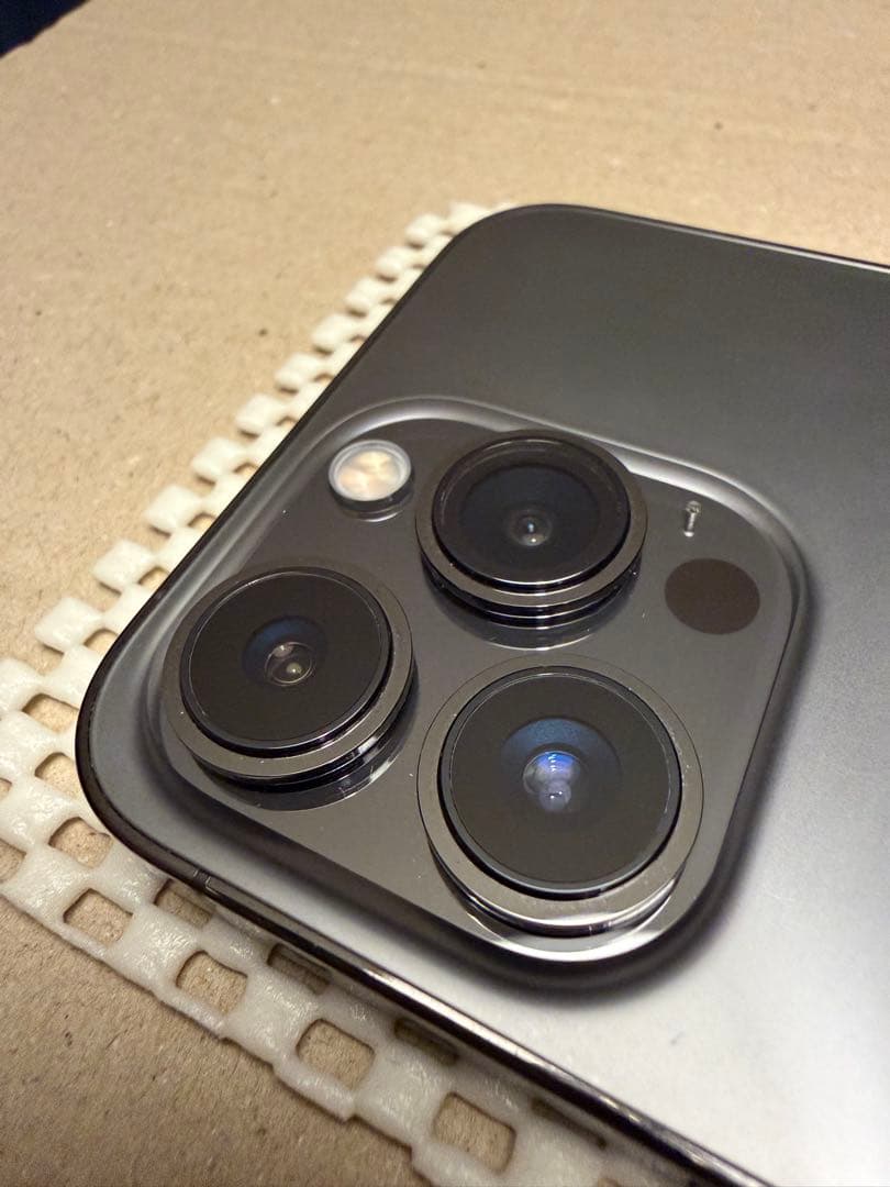 U*n様 美品 iPhone 13 Pro 256GB グラファイト 画面フィル