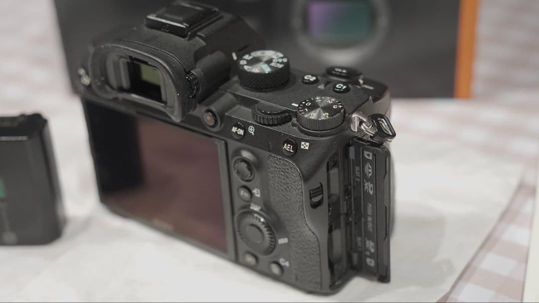 SONY α7 III ミラーレス一眼 本体　クイックリリースプレート付き