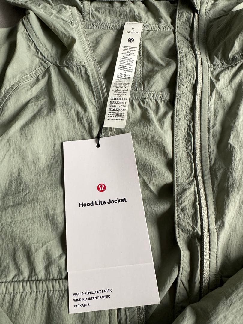 lululemon Hood Lite Jacket 軽量