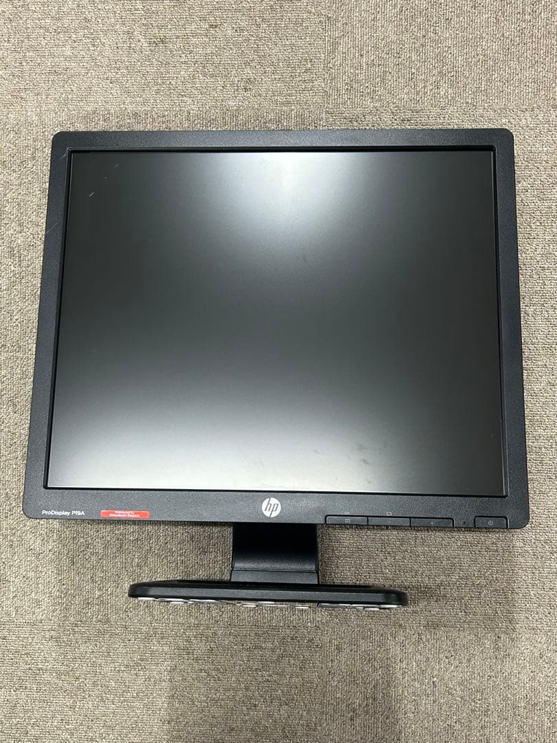 HP ProDesk 600 G4デスクトップ モニター、キーボード一式。